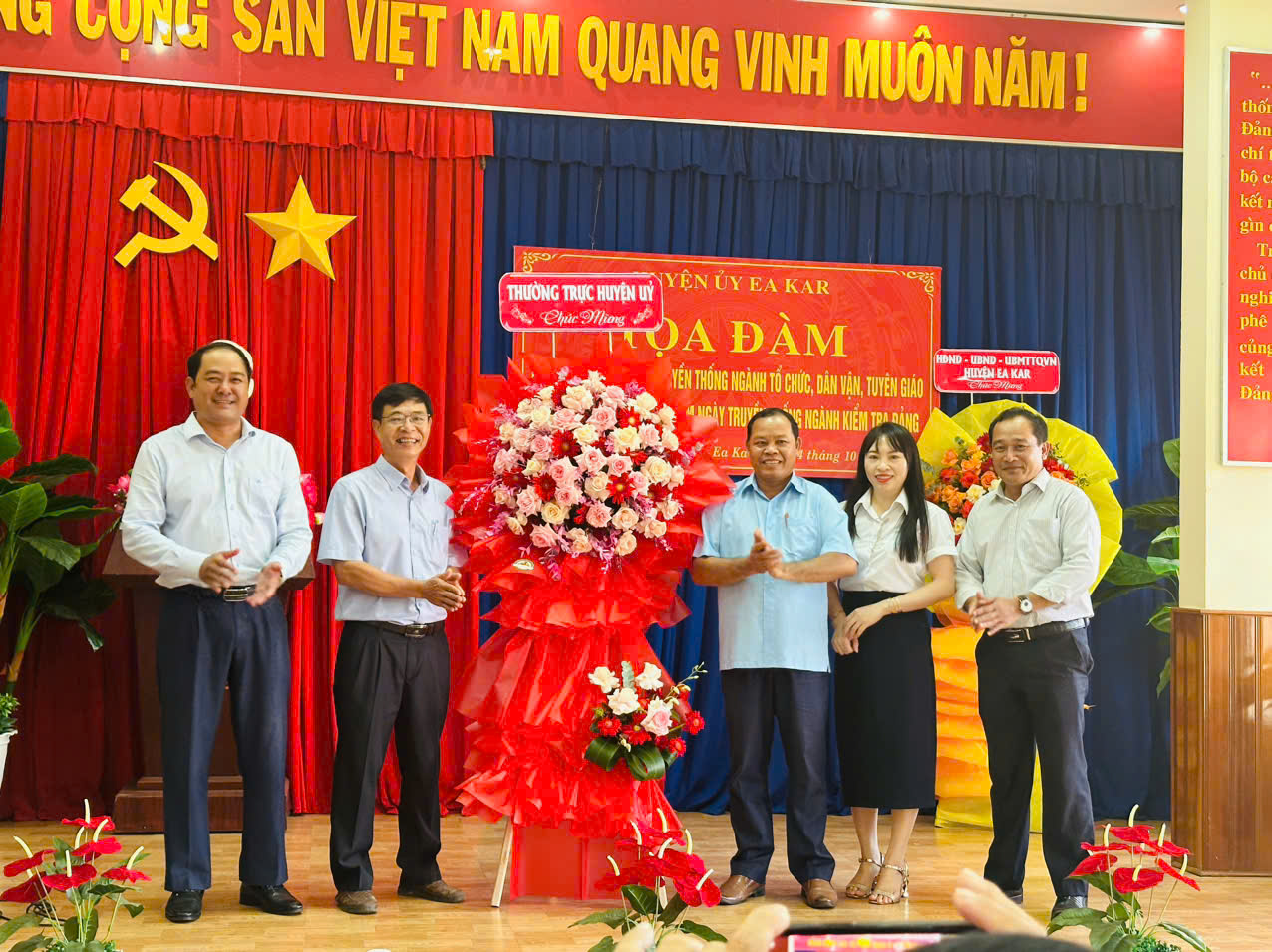 Đc Nhuân, Đc Thành tăng hoa3